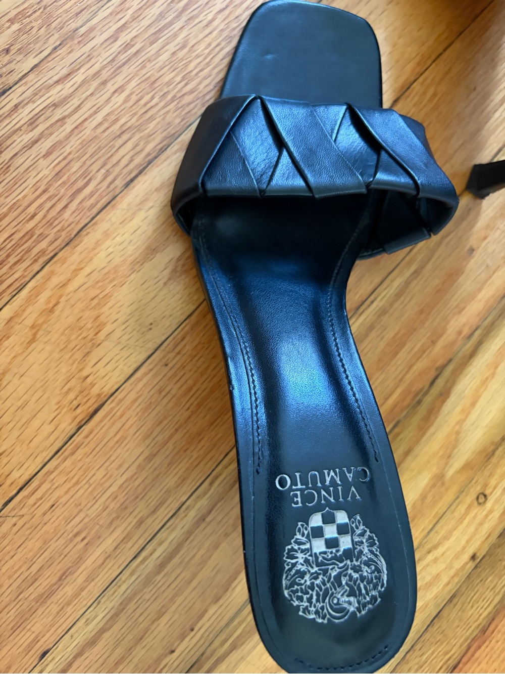 Vince Camuto black leather sandals size 11